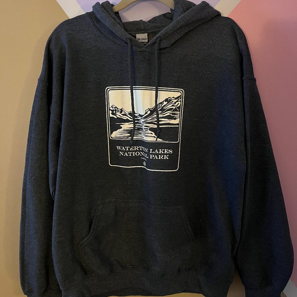 (NEW) Soft sweatshirt hoodie, grey, from Waterton National Parks
